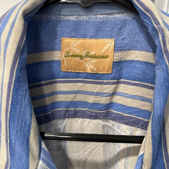 Tommy Bahama button down silk shirt in size medium - Picture 2 of 11